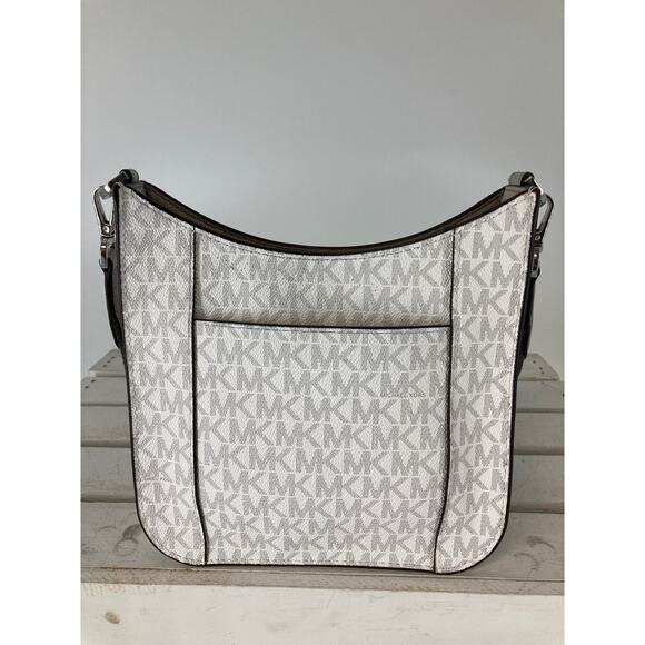 MICHAEL KORS, SMALL WHITE SIGNATURE LEATHER CROSSBODY BAG - Picture 7 of 16